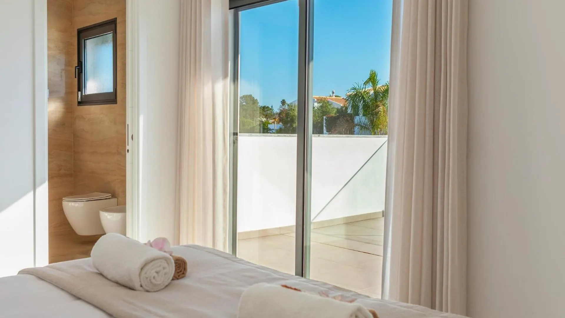 Villa Elegant Villa, Private Pool, Albufeira