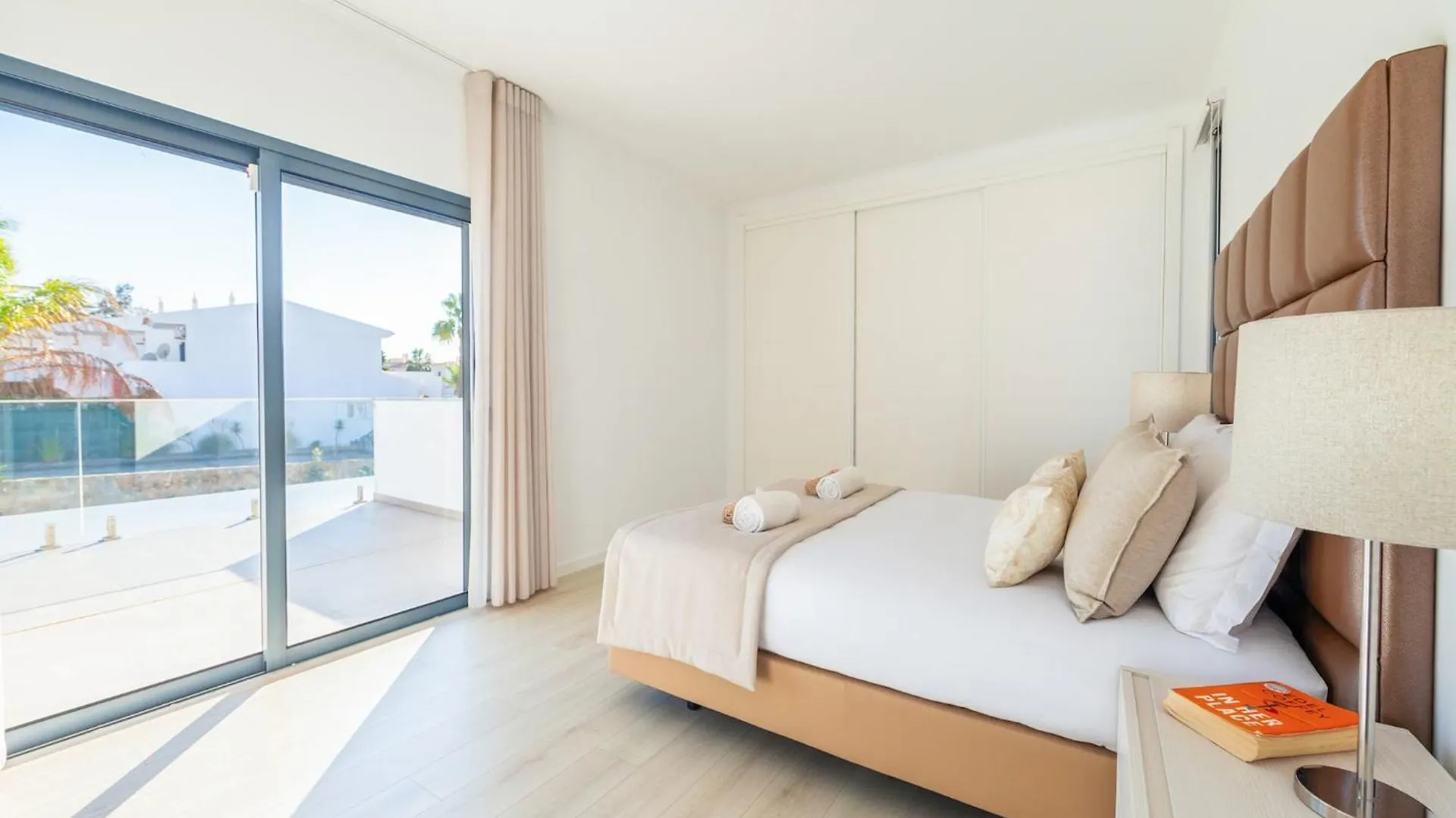 Elegant Villa, Private Pool, Albufeira Villa